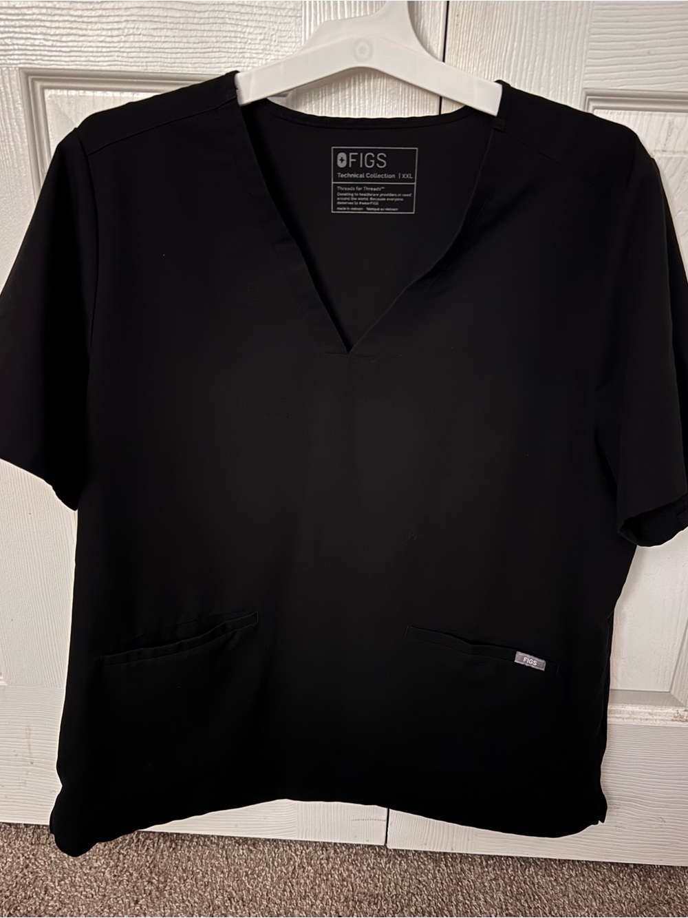 FIGS Black Casma Scrub Top